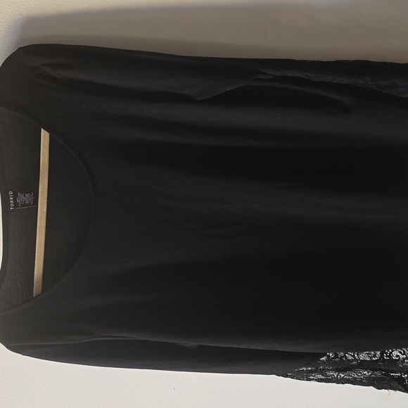 Torrid Black Lace Sleeve Blouse Size 14-16 (2) - Picture 2 of 6